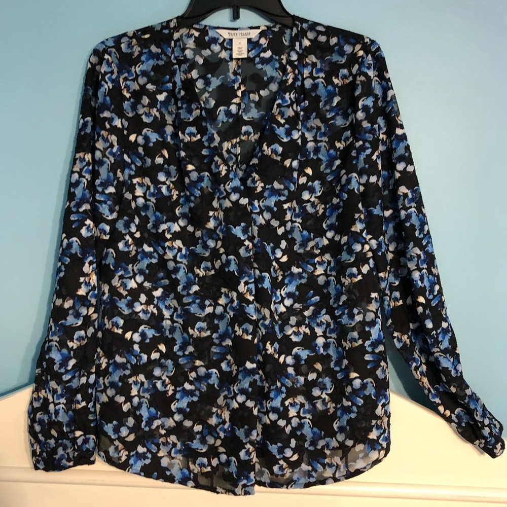 White house black market V-neck tunic